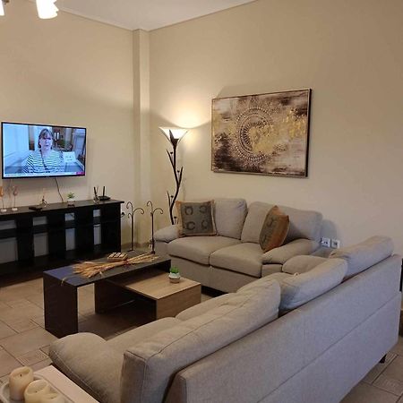 Comfortable Apartment In Kiato Luaran gambar