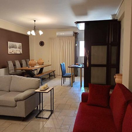 Comfortable Apartment In Kiato Luaran gambar